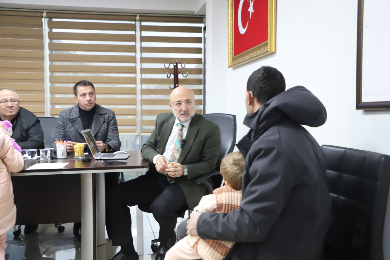 ŞAHİN'DEN VATANDAŞ ODAKLI BULUŞMA