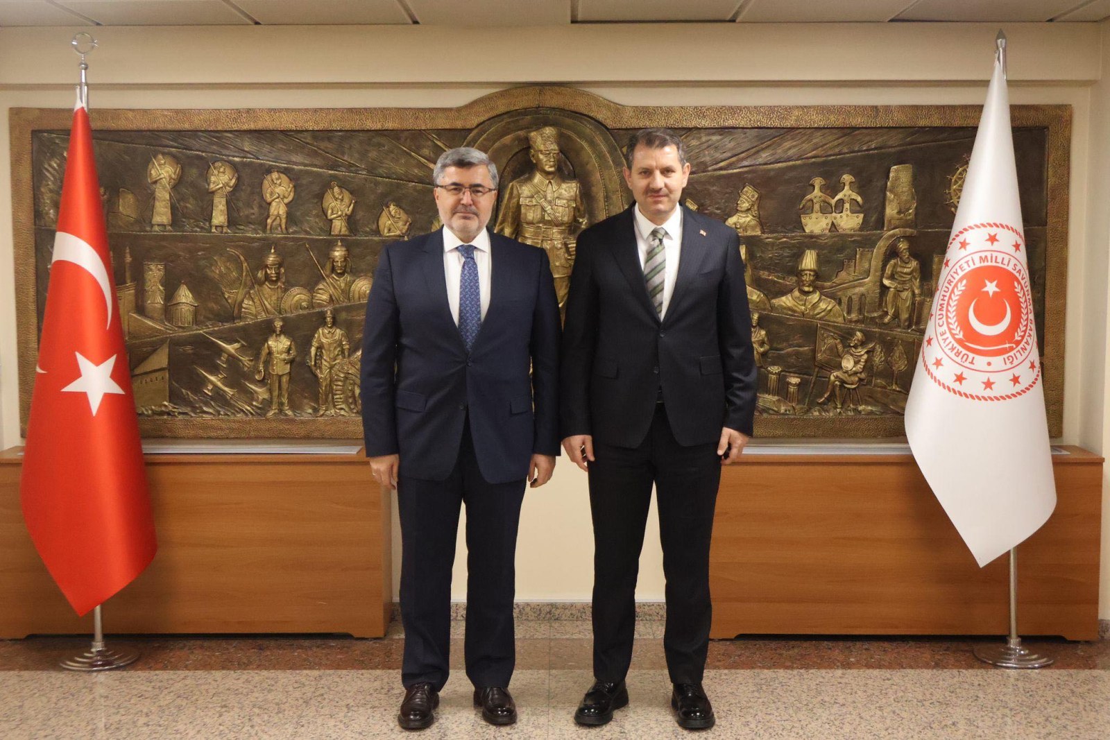 Özkaya'dan Ayhan'a Ziyaret