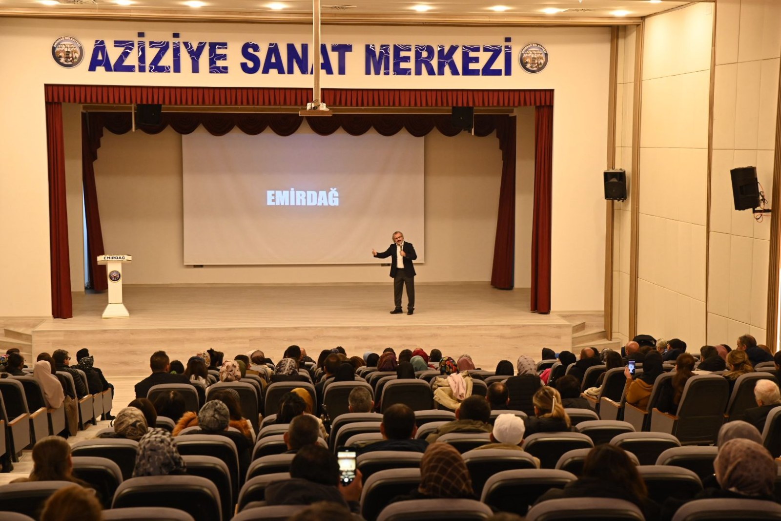 Bu Çağda Aile Olmak Konferansı Gerçekleştirildi