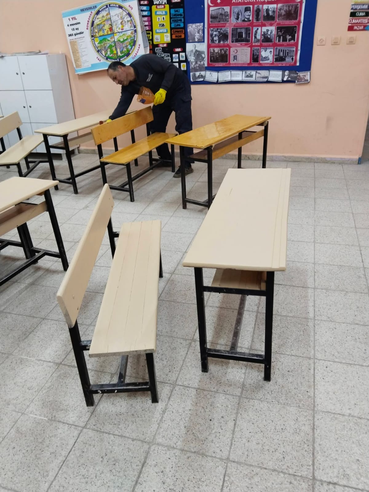 Köyden Örnek Dayanışma: Doğanlı’da Okul Sıraları Yenilendi