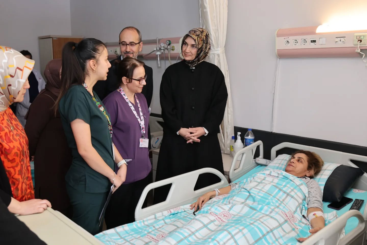 Devlet Ana, Yeni Açılan Kapalı Psikiyatri Servisi'nde İncelemelerde Bulundu