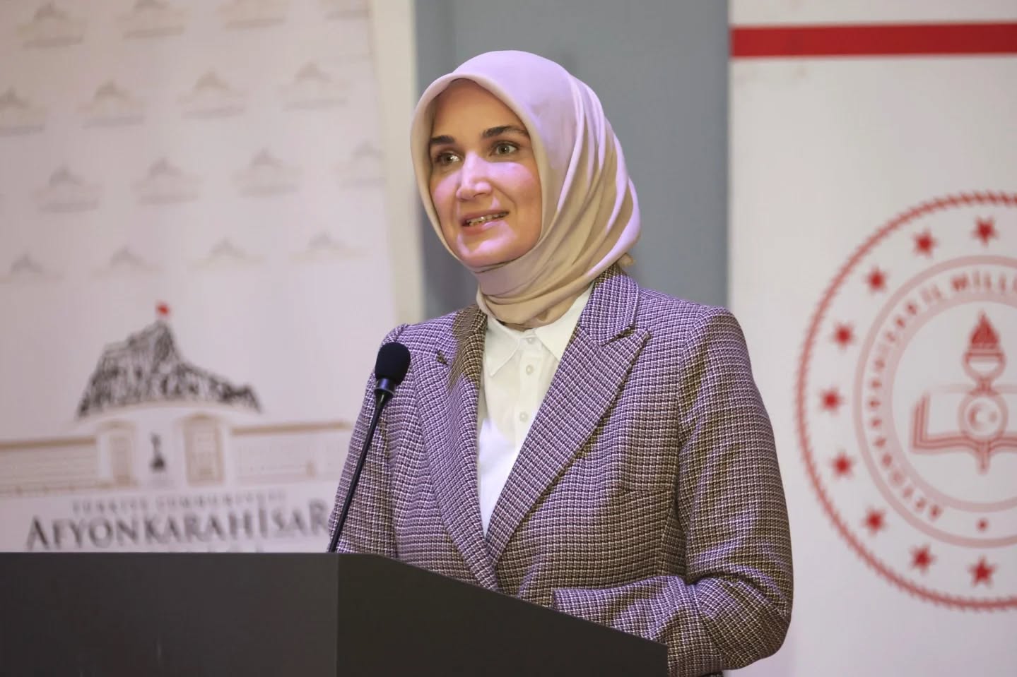 Devlet Ana, Ege’nin En Başarılı Valisi Seçildi