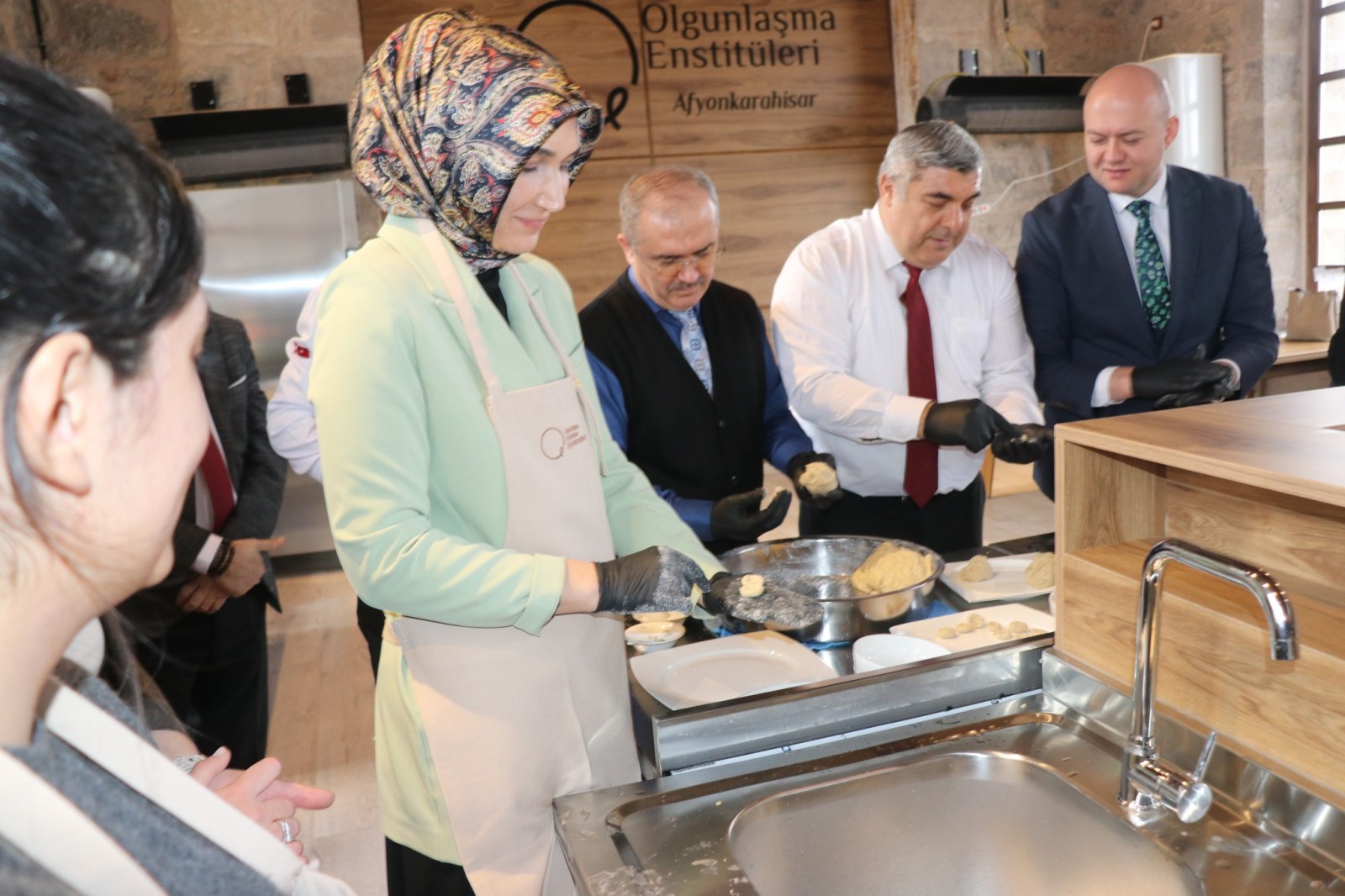 Devlet Ana, Göce Köttüsü Döktü