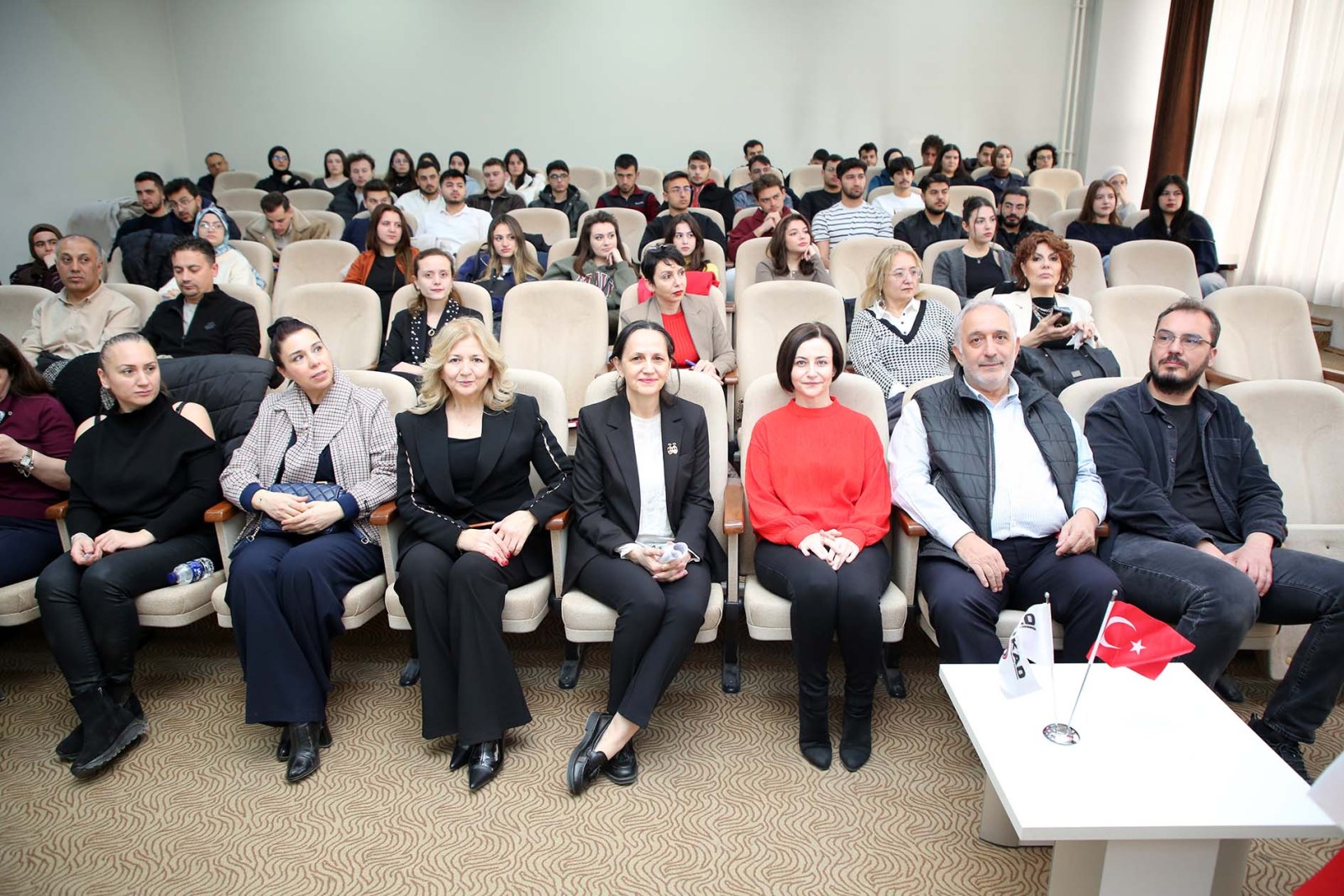 “Geleceği Tasarlamak: Yapay Zekâ ile İş ve Kariyer Yolculuğu” Semineri Düzenlendi