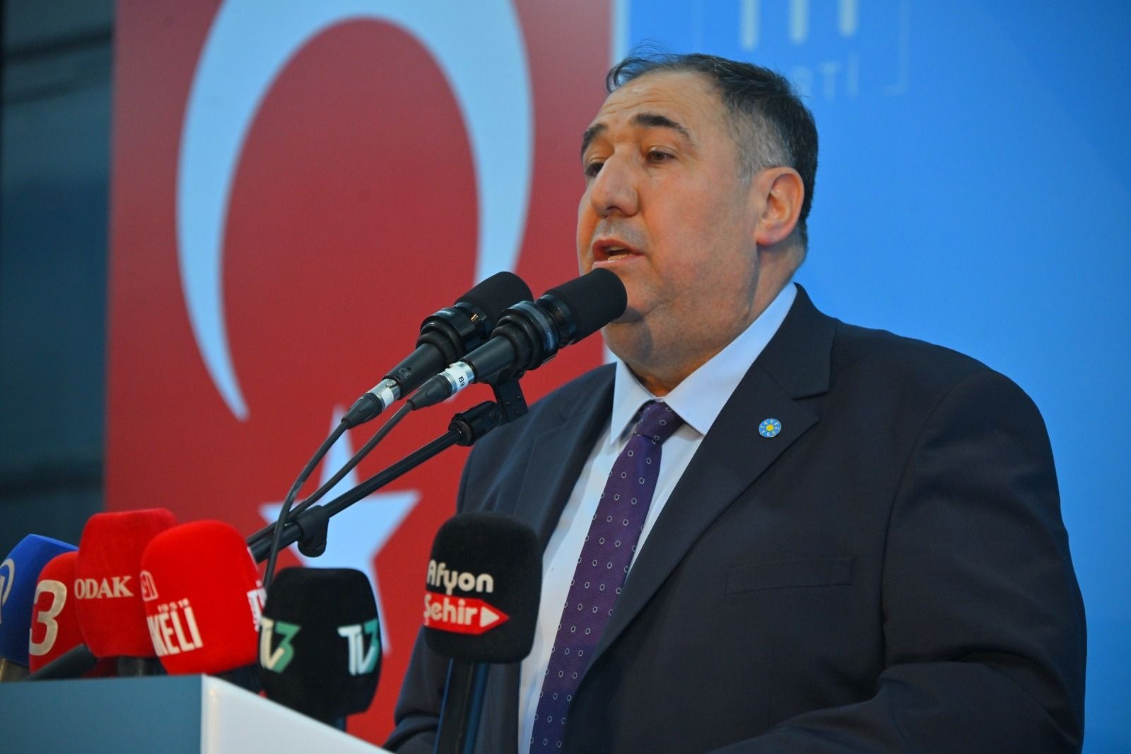 “AFYON’UN AKLIYLA OYNAMAYIN, SABRINI SINAMAYIN!”