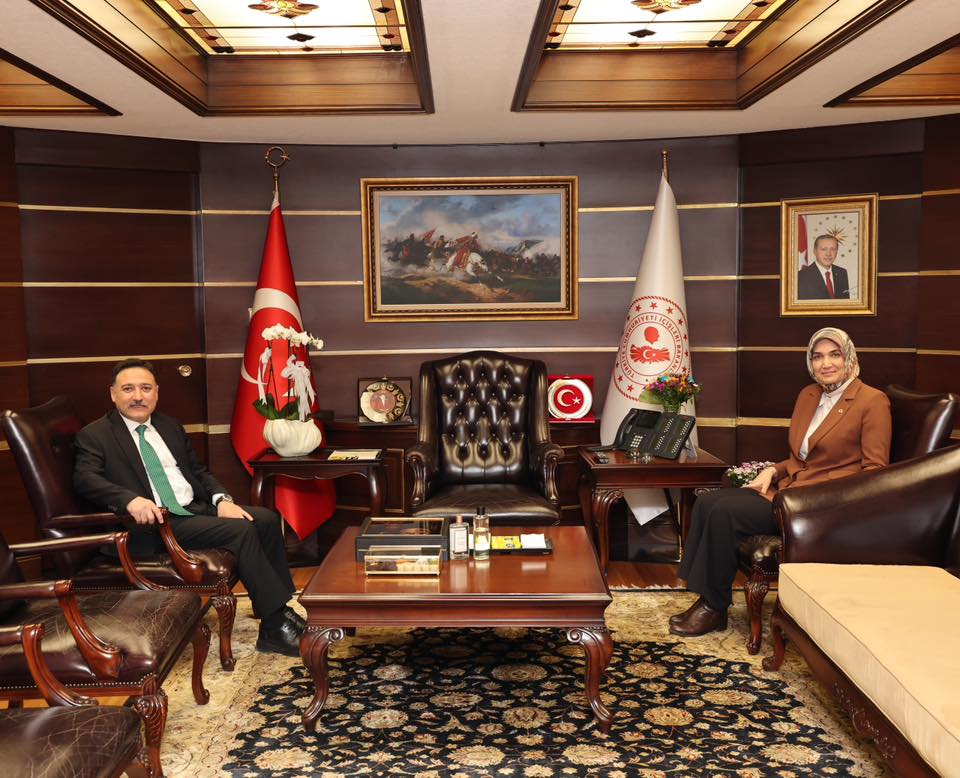 ESKİ AFYON VALİLERİ BİR ARADA