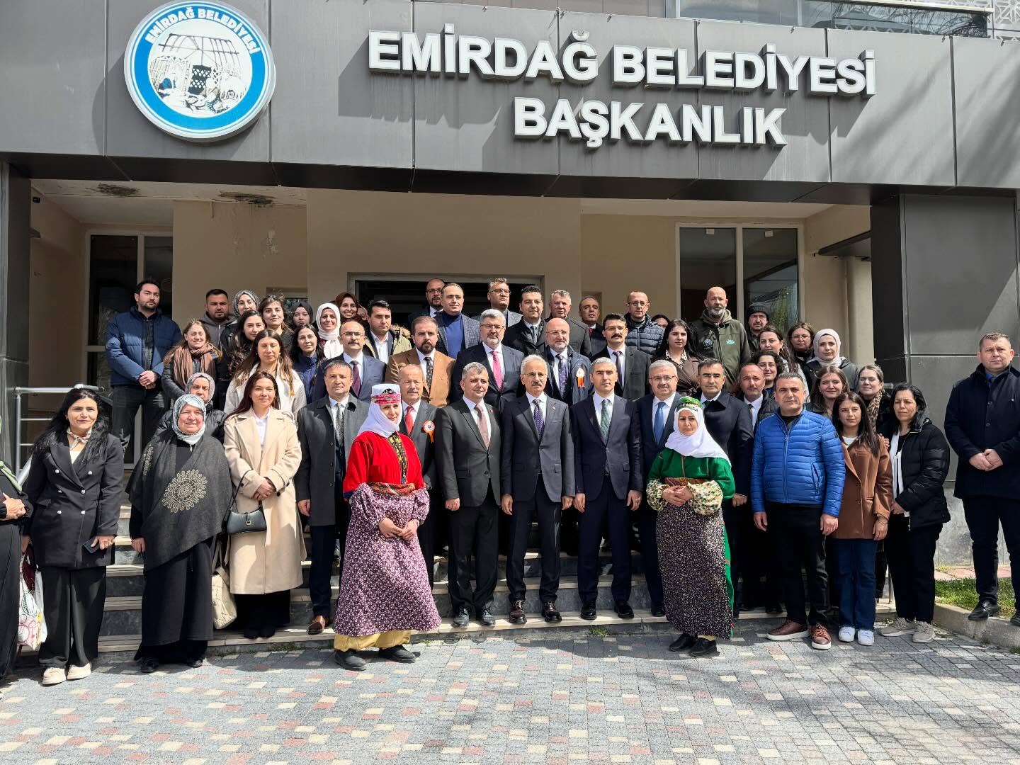 Bakan Uraloğlu Emirdağ Belediyesini Ziyaret Etti