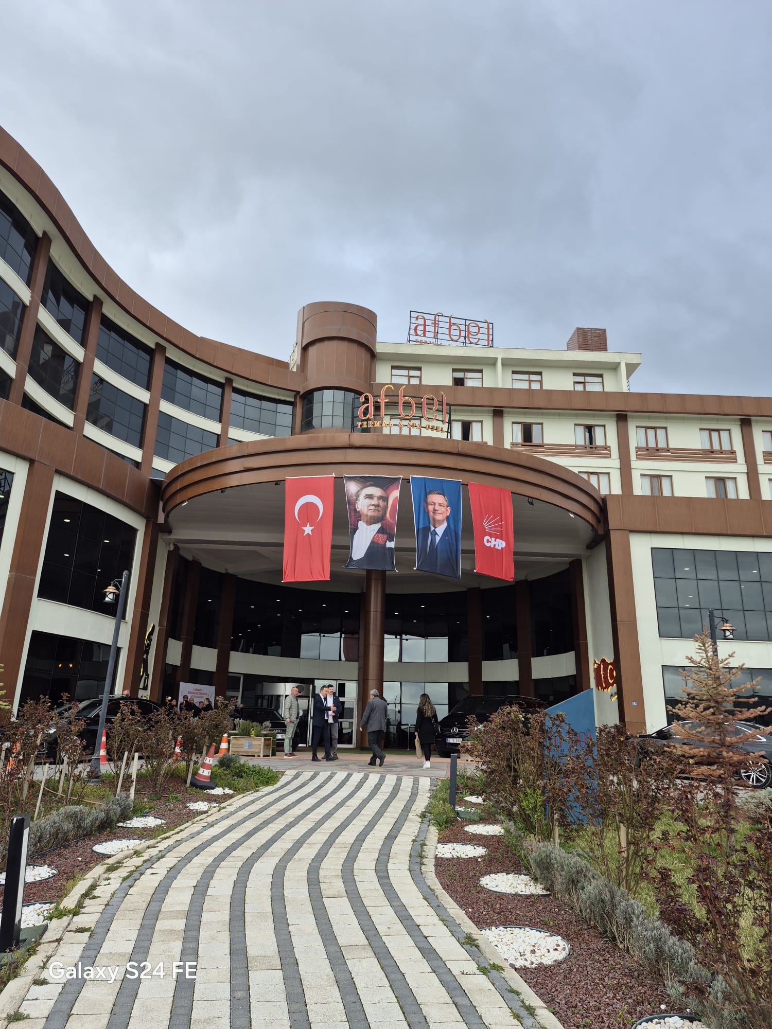 SALON HAZIR