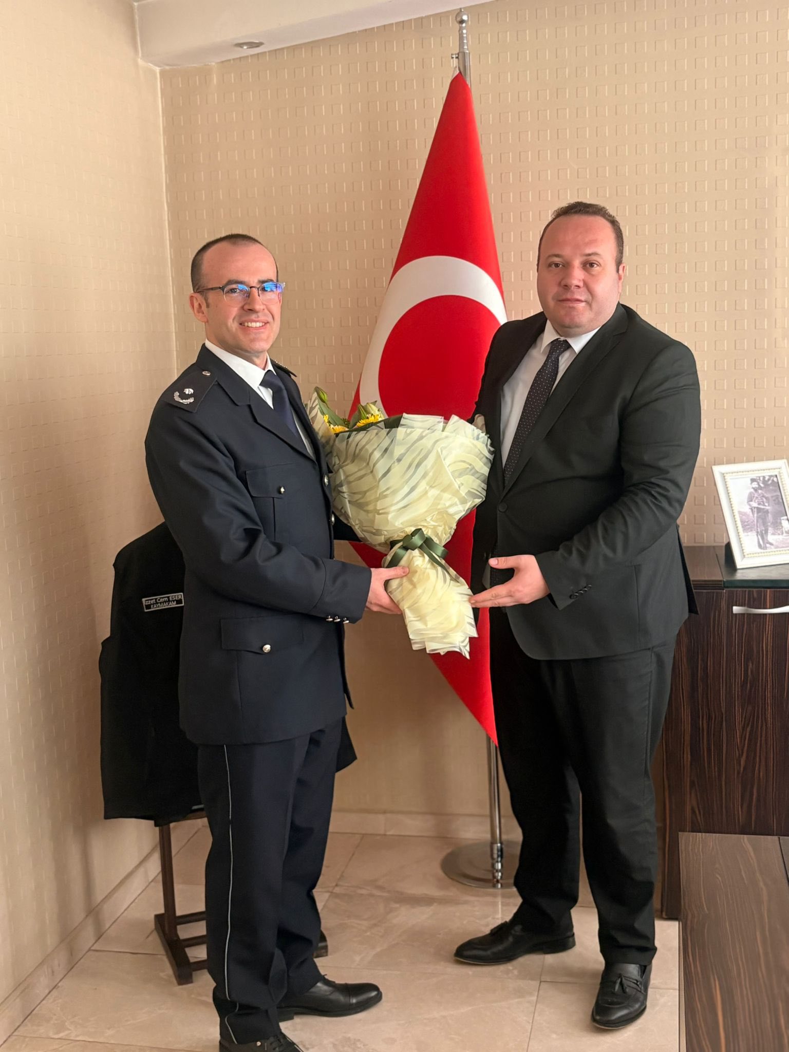 Polislerden Kaymakam Eser'e Ziyaret