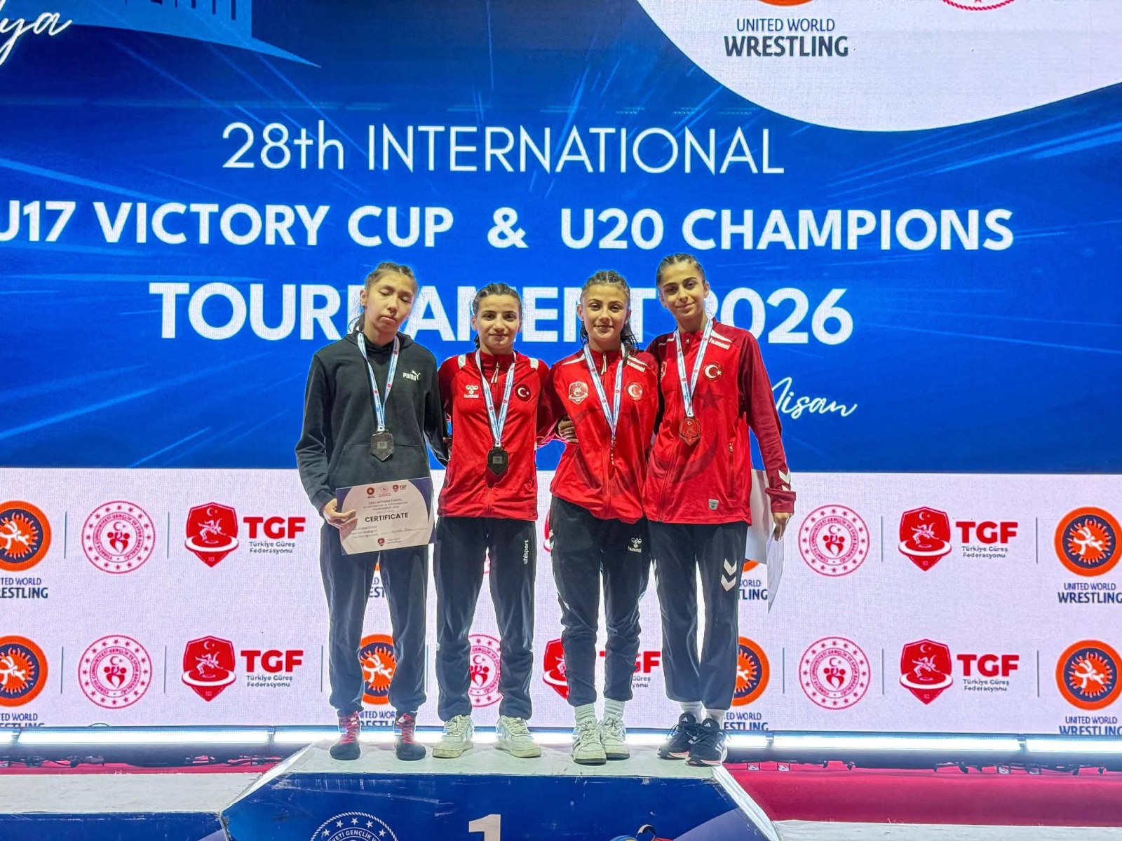 AFYONLU GÜREŞÇILERDEN ULUSLARARASI ARENADA BAŞARI