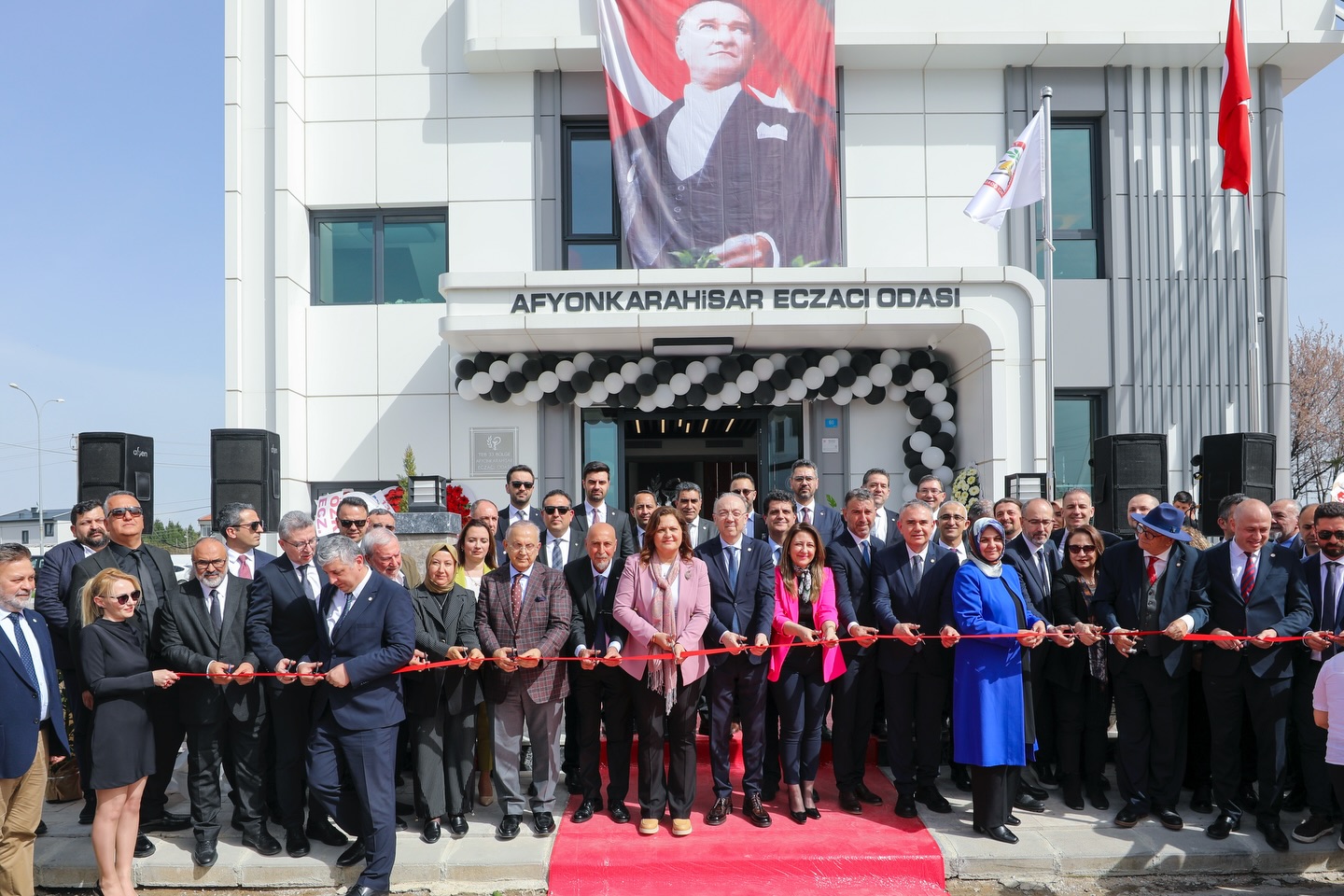 Afyonkarahisar Eczacı Odası'nın Yeni Binası Açıldı