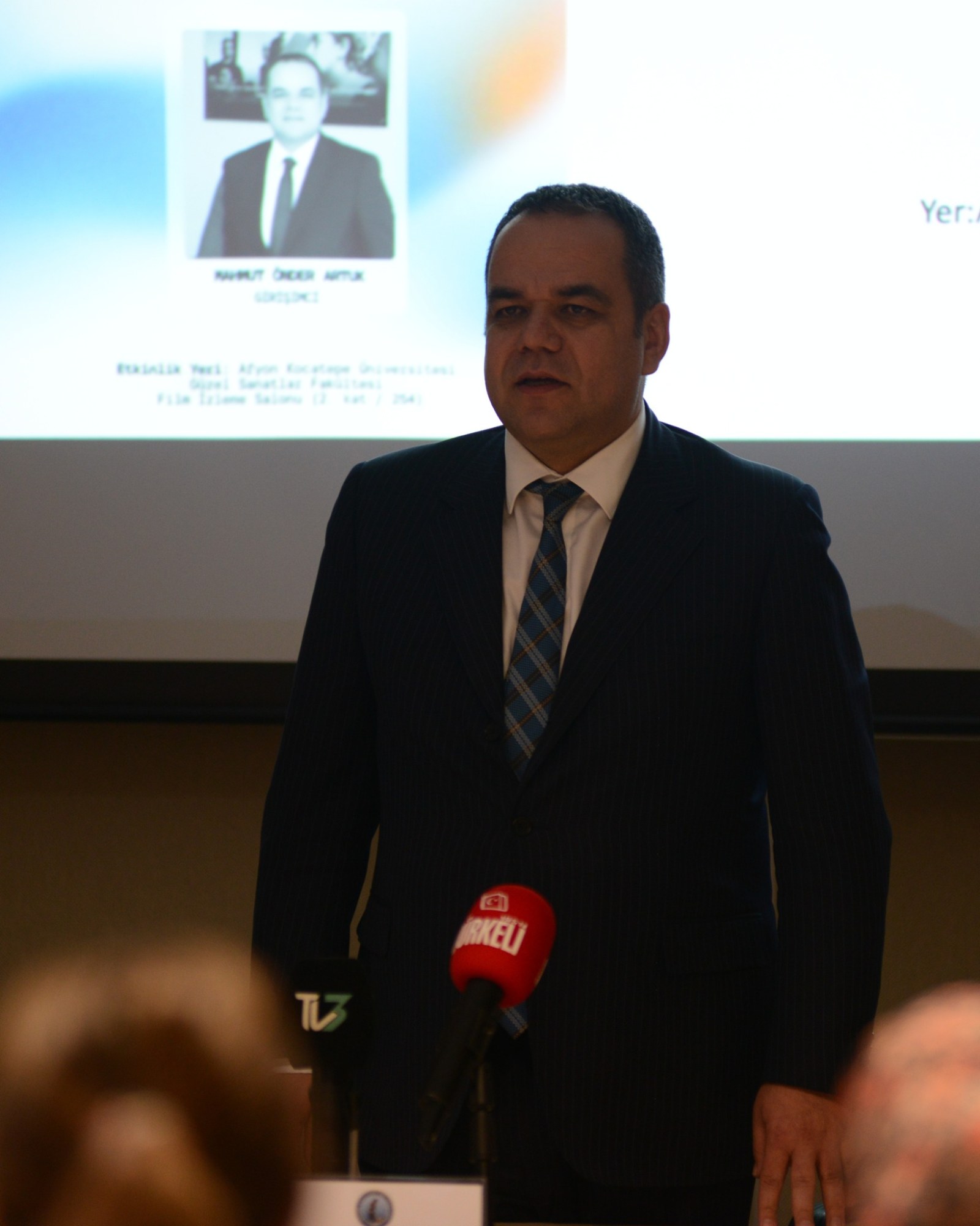 Artuk, AKÜ'de Söyleşiye Katıldı