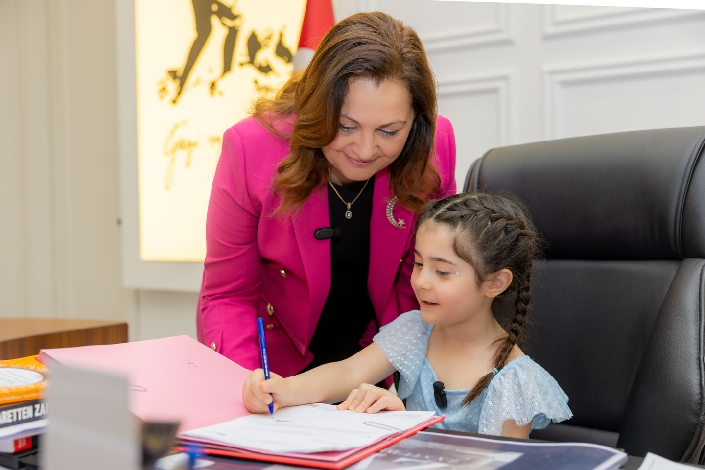 Başkan Köksal Koltuğunu Minik Başkana Devretti