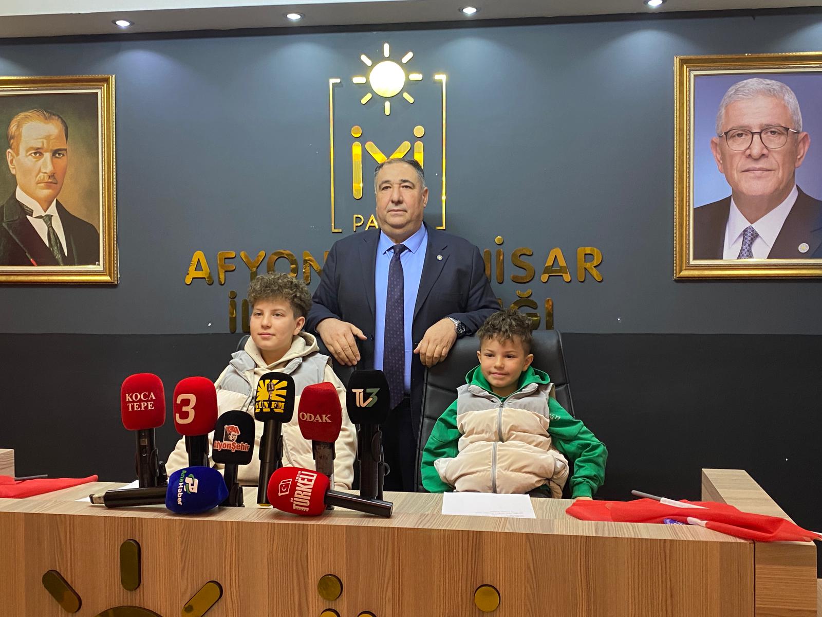 İL BAŞKANLIĞI KOLTUĞUNDA BU KEZ ÇOCUKLAR OTURDU