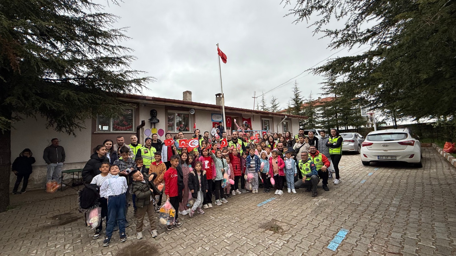 Yağmura Rağmen Durmadılar