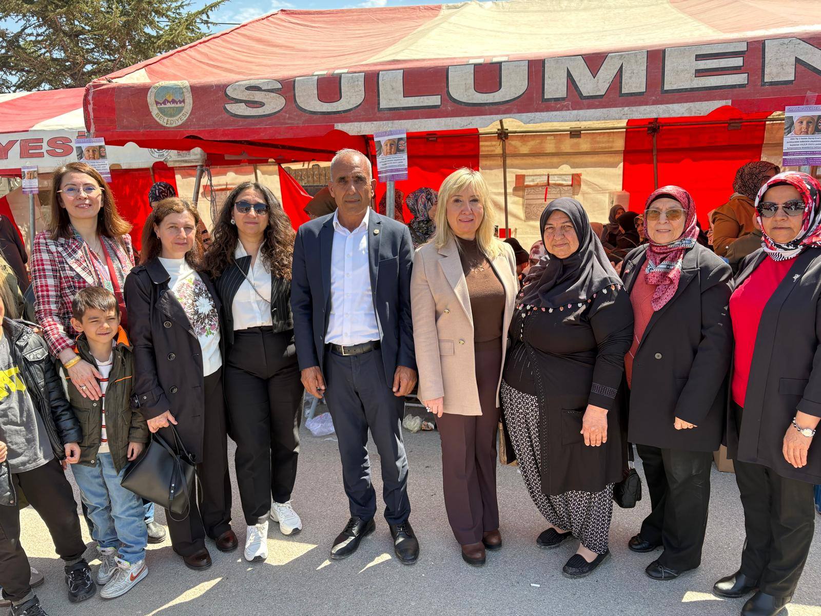 MHP'den Yardım Kermesi