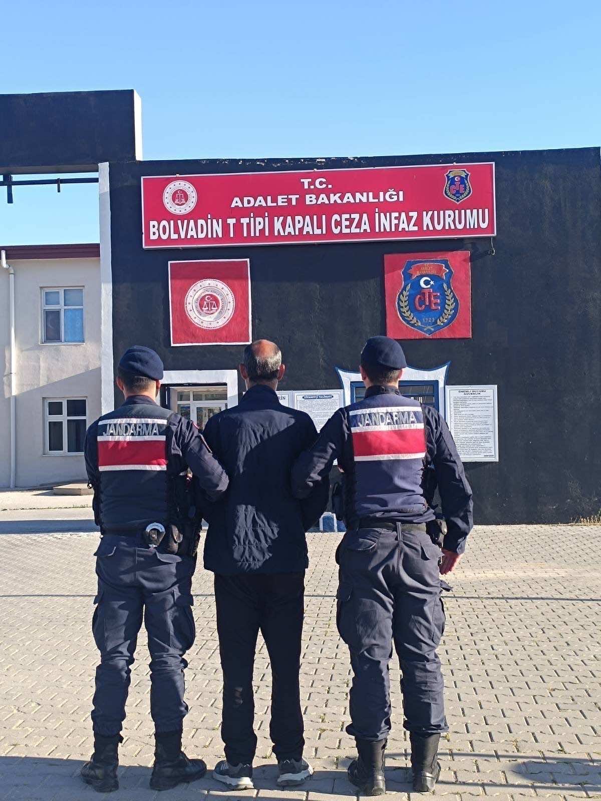 Aranan Şahıslar Yakalandı