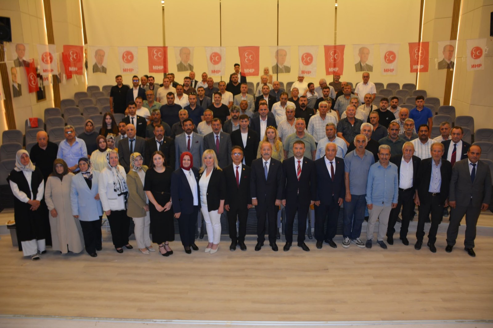 MHP İLÇE KONGRELERİ SÜRÜYOR