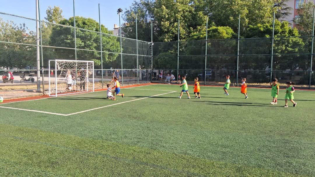 Sandıklı'da Sokak Futbol Turnuvası Sürüyor