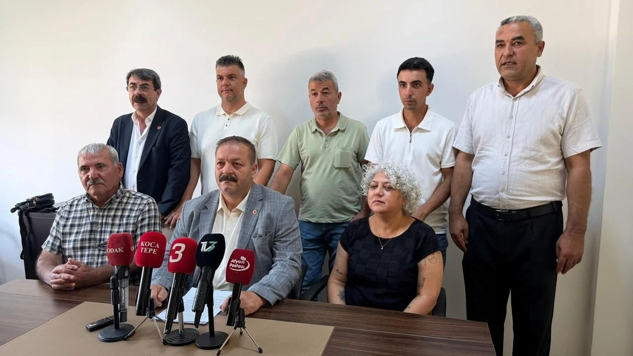 CHP'li İGM Üyeleri Yeni Parti'ye Geçtiler