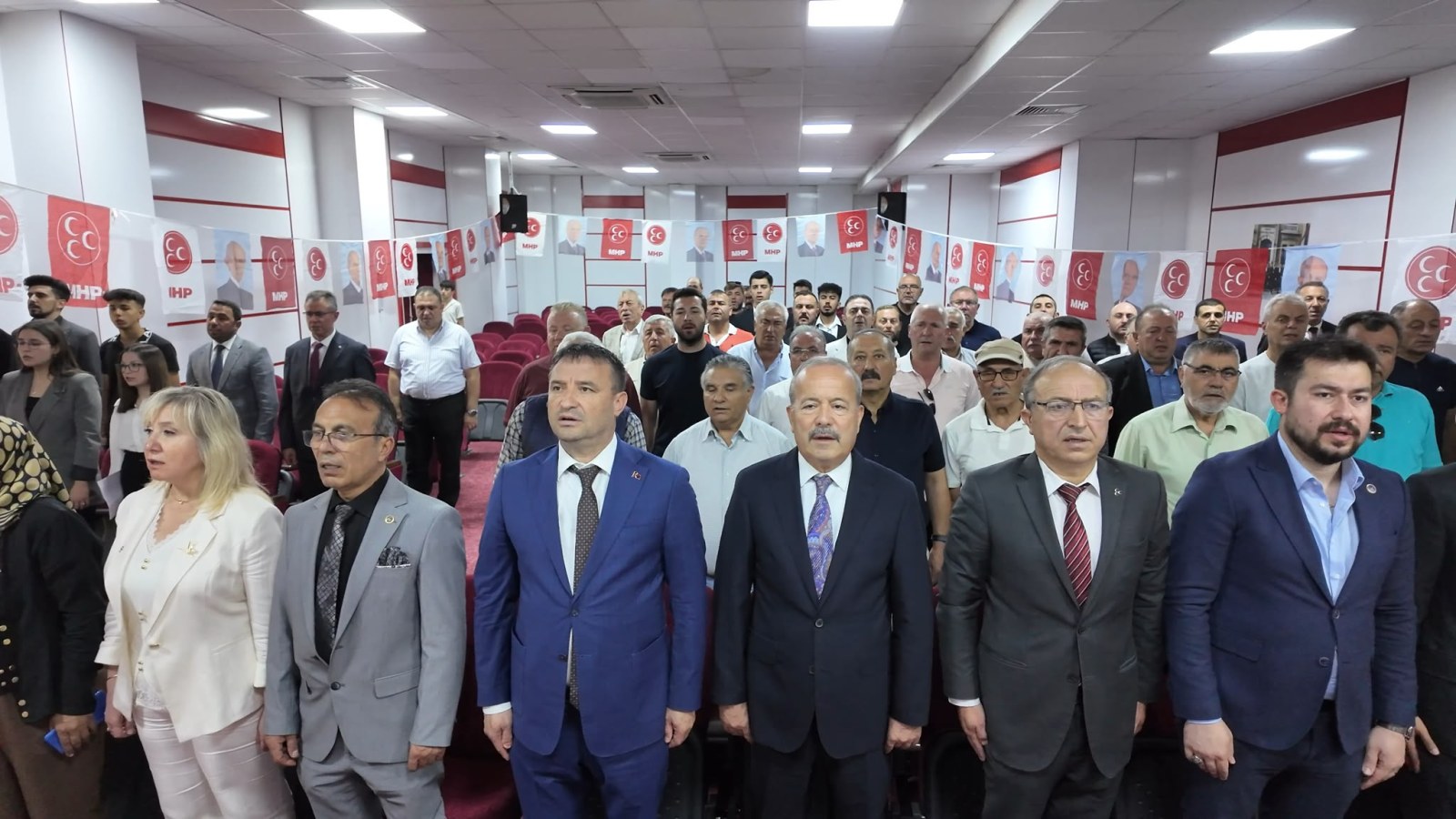 “Biz Birlikteyiz, Biz Kardeşiz, Biz Milliyetçi Hareketiz