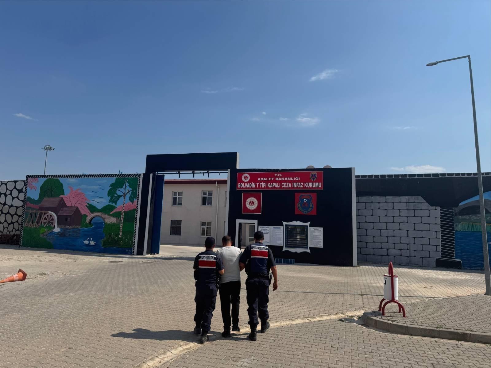 AFYONKARAHİSAR’DA ARANAN 24 ŞAHIS YAKALANDI