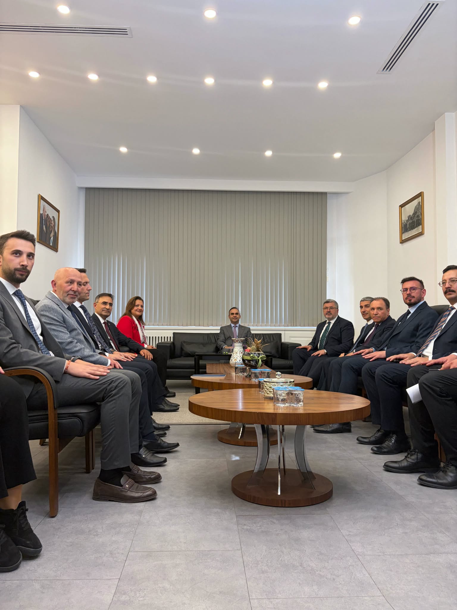 Bakan Kacır, Afyonkarahisar Belediyesini Ziyaret Etti