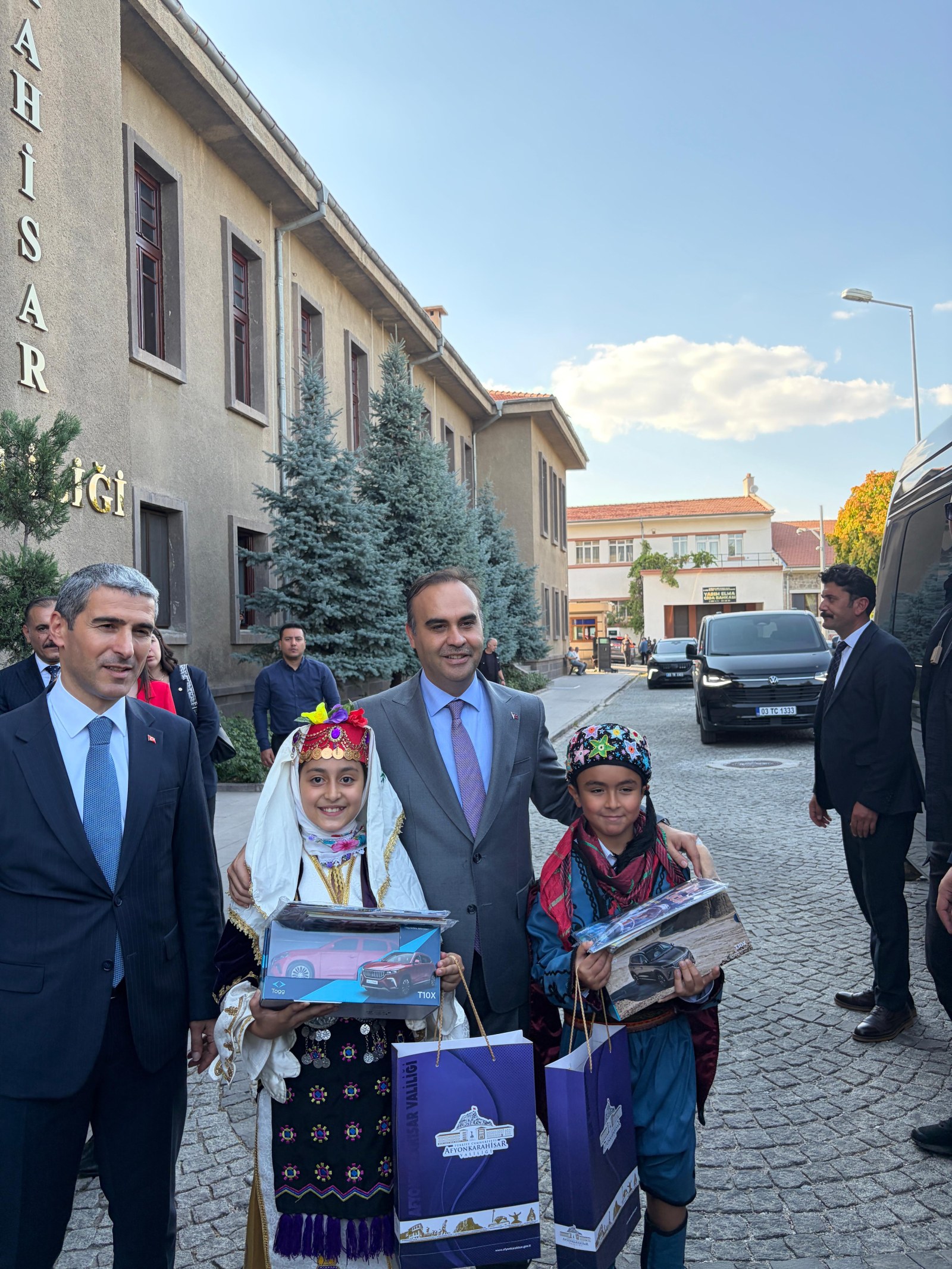 Bakan Kacır'dan Valilik Ziyareti