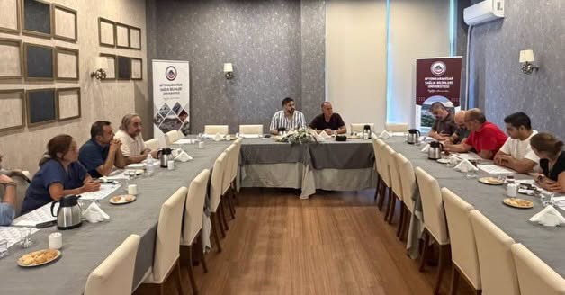 Kadın Hastalıkları ve Doğum Uzmanları AFSÜ Bilim Kafe’de Bir Araya Geldi