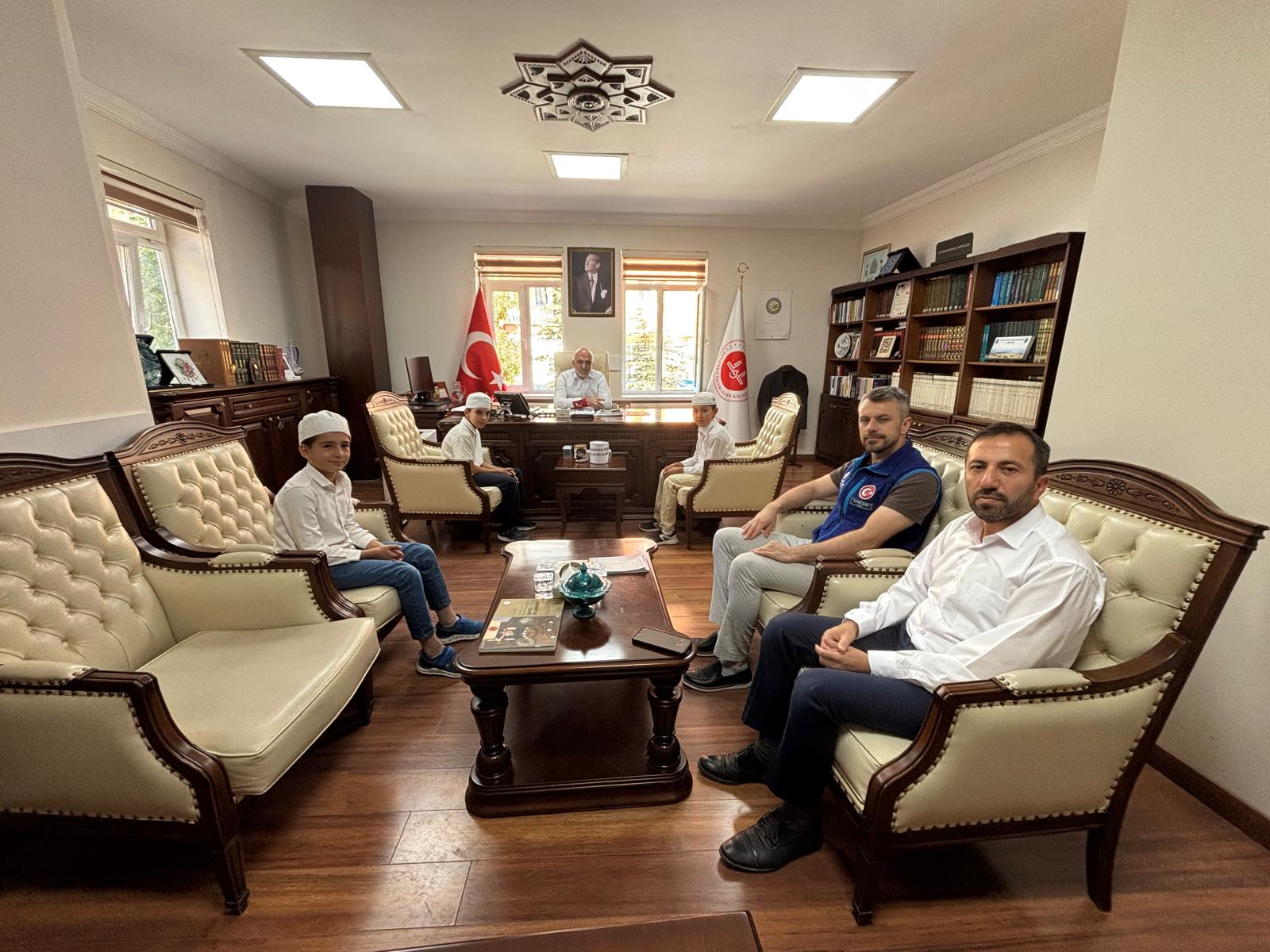 KUMBARALAR KÜÇÜK, GÖNÜLLERİ KOCAMAN!