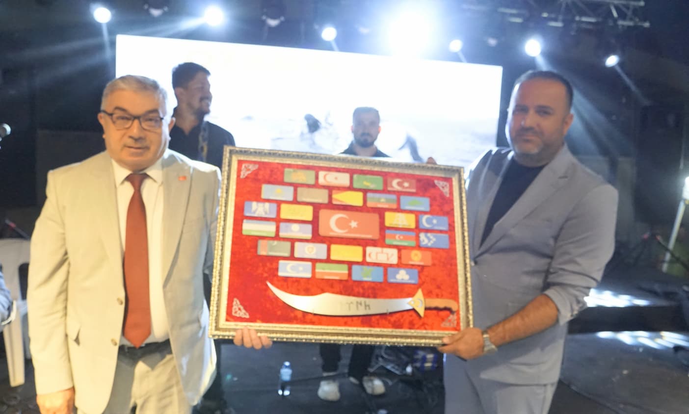 OZAN MANAS ŞUHUT’TA MÜZİKSEVERLERLE BULUŞTU