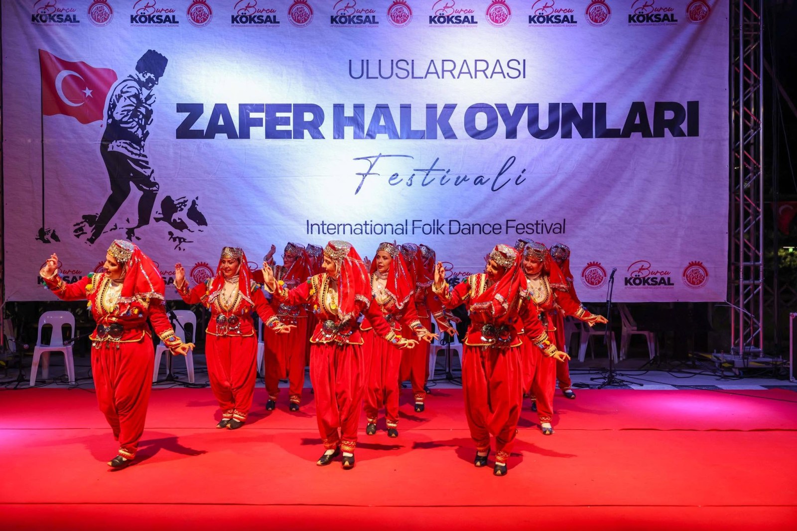 Zafer Haftasında Halk Oyunları Rüzgarı Esti