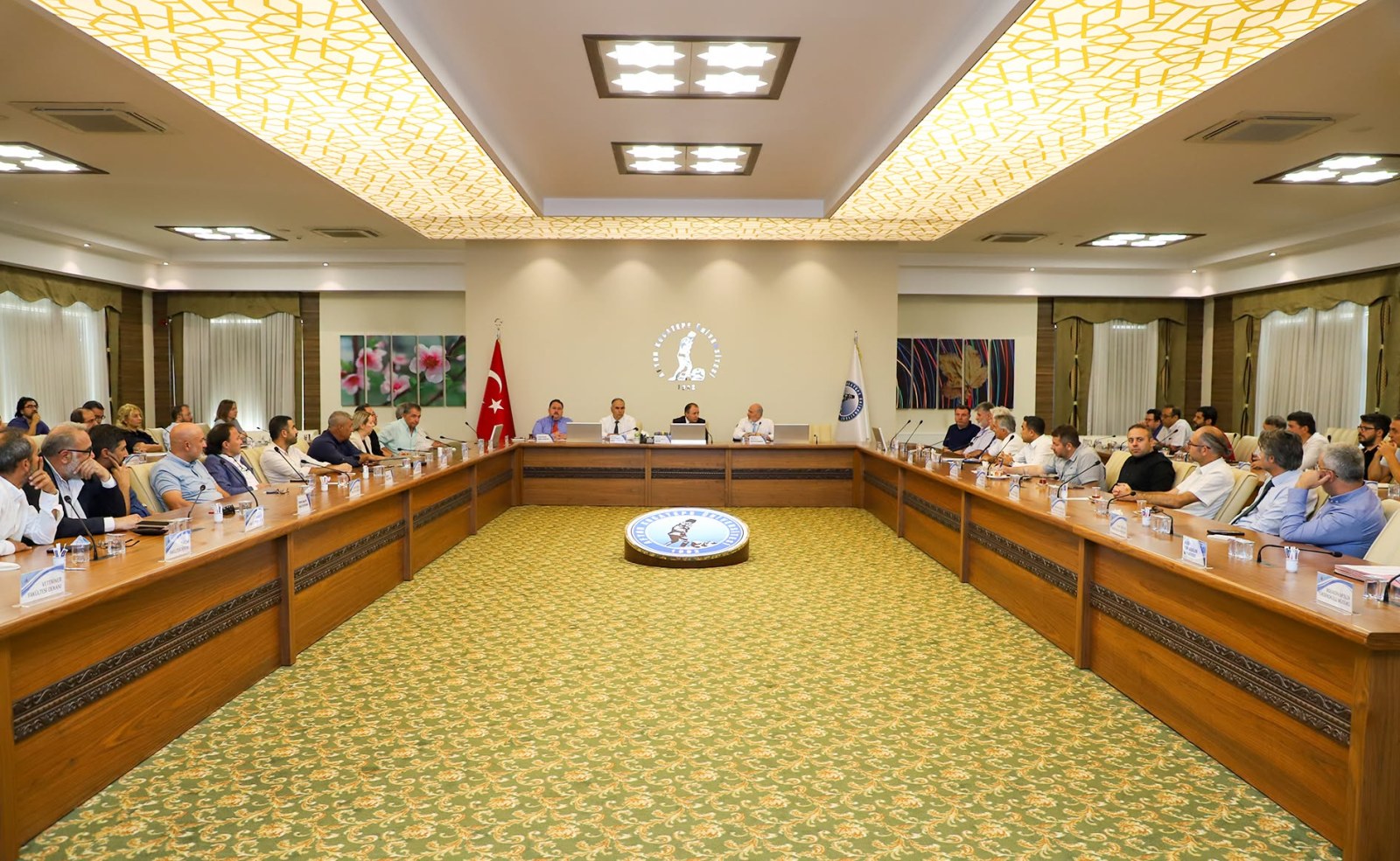 AKÜ'de Senato Toplantısı