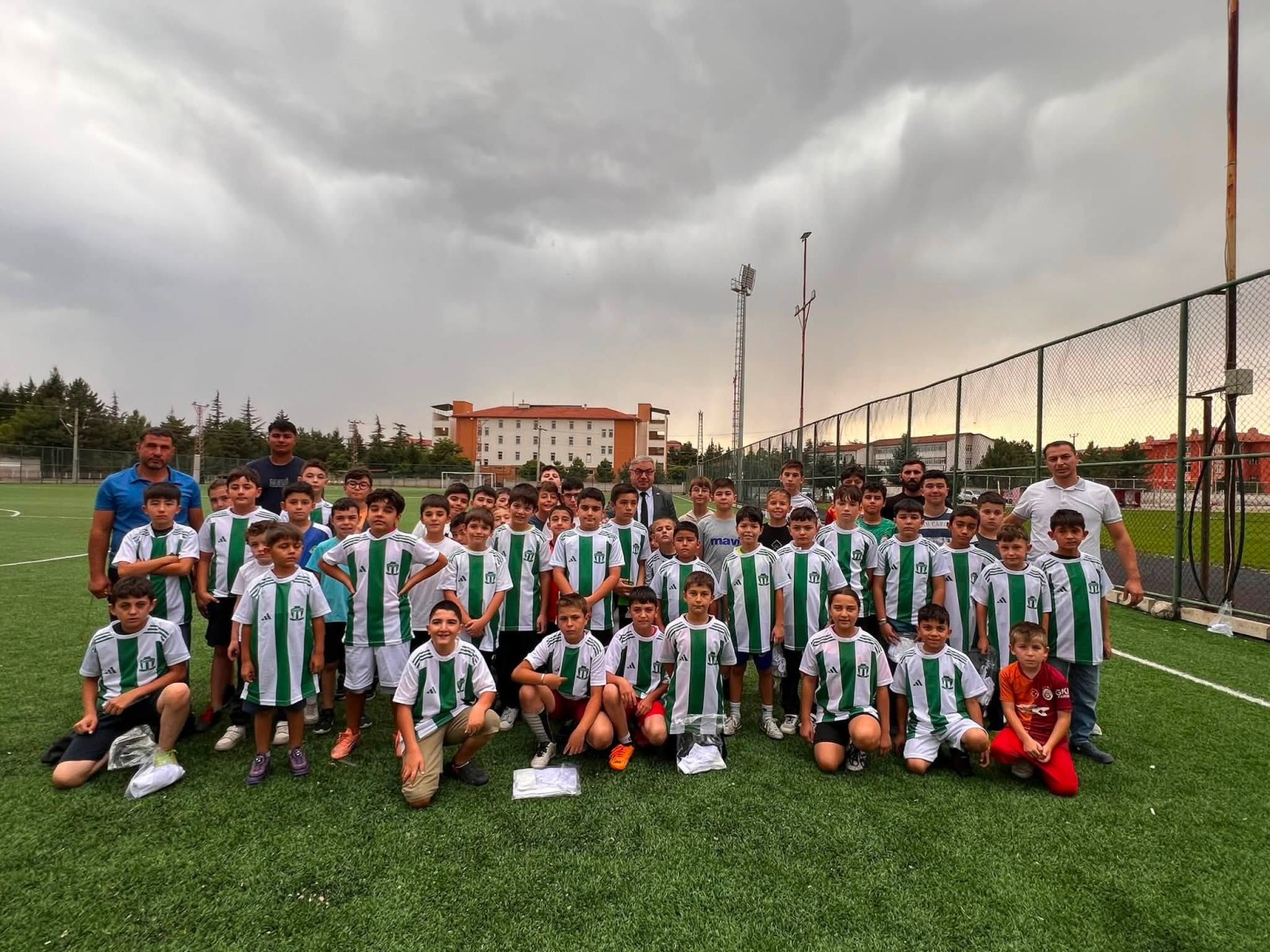 ŞUHUT BELEDİYESİ HİSARSPOR ALTYAPI FUTBOL AKADEMİSİ KURULUYOR!
