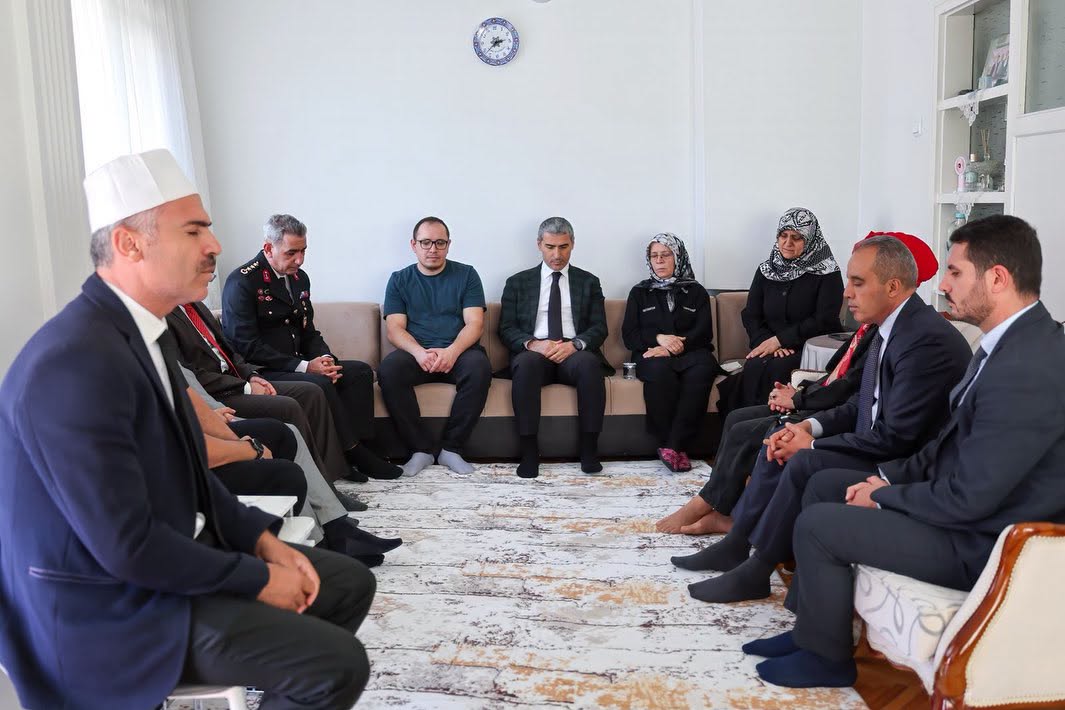 Vali Aktaş'tan Taziye Ziyareti