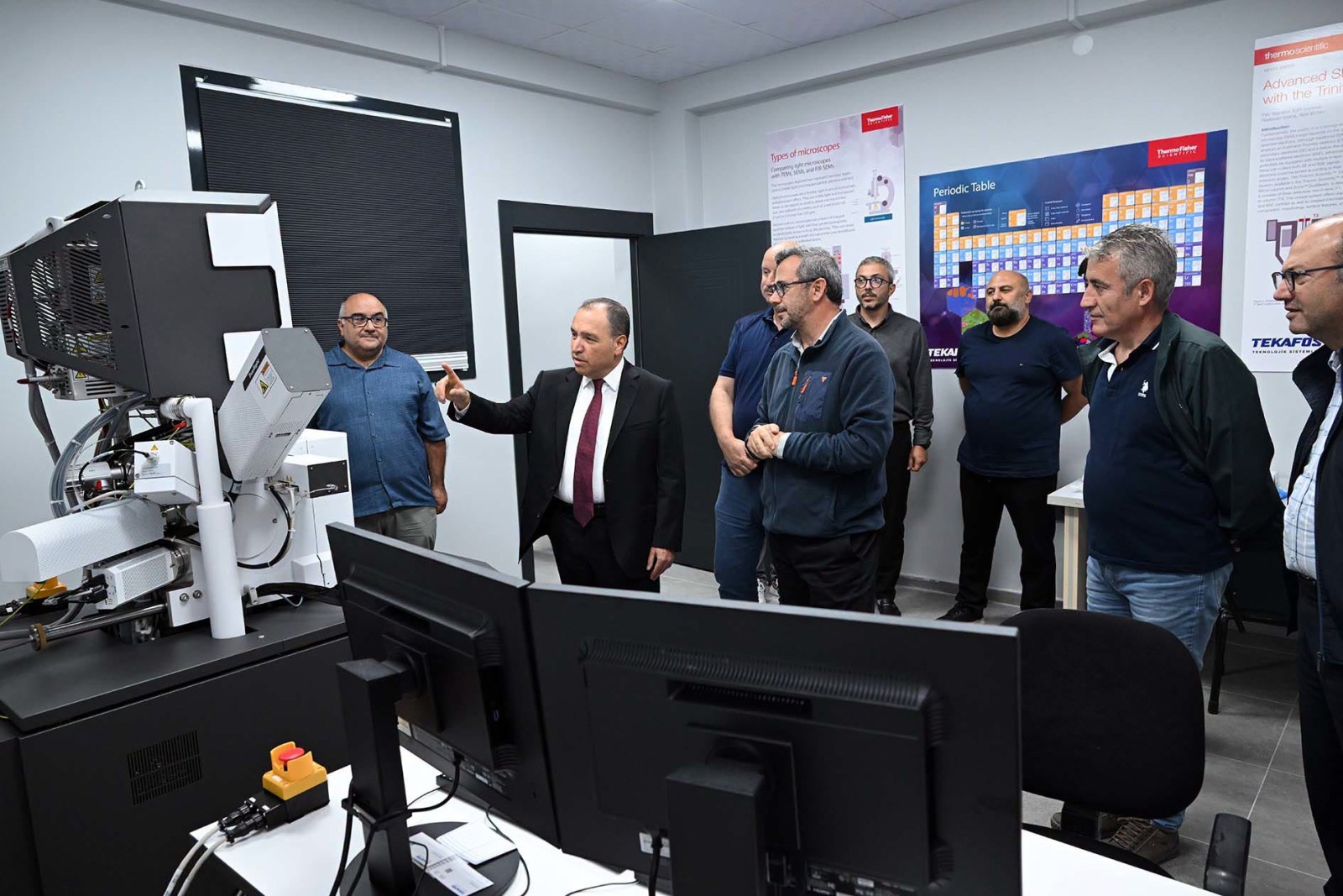 AKÜ’nün Araştırma Altyapısı FE-SEM ile Güçlendirildi