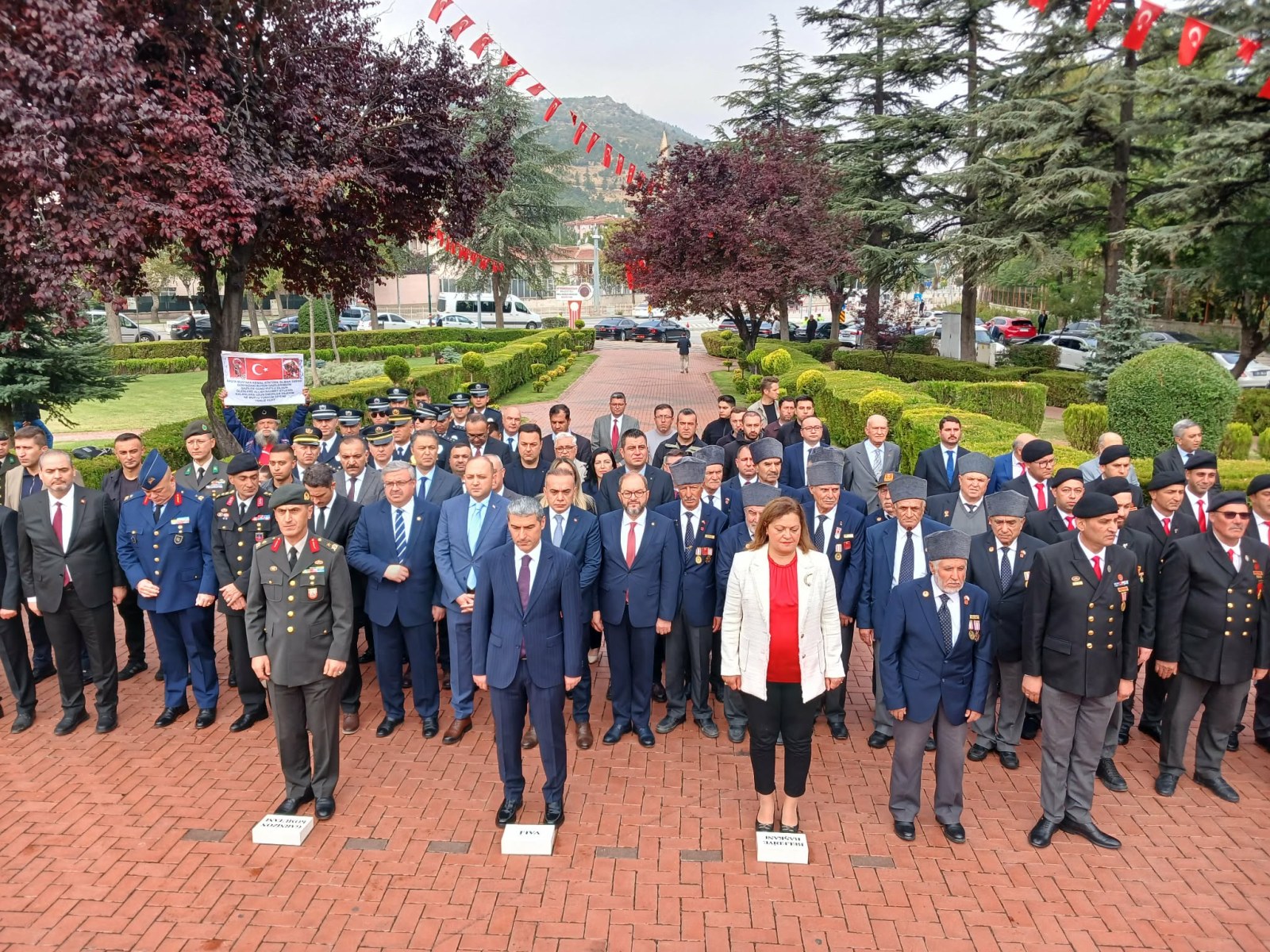 Gaziler Günü Nedeniyle Çelenk Sunum Töreni Düzenlendi