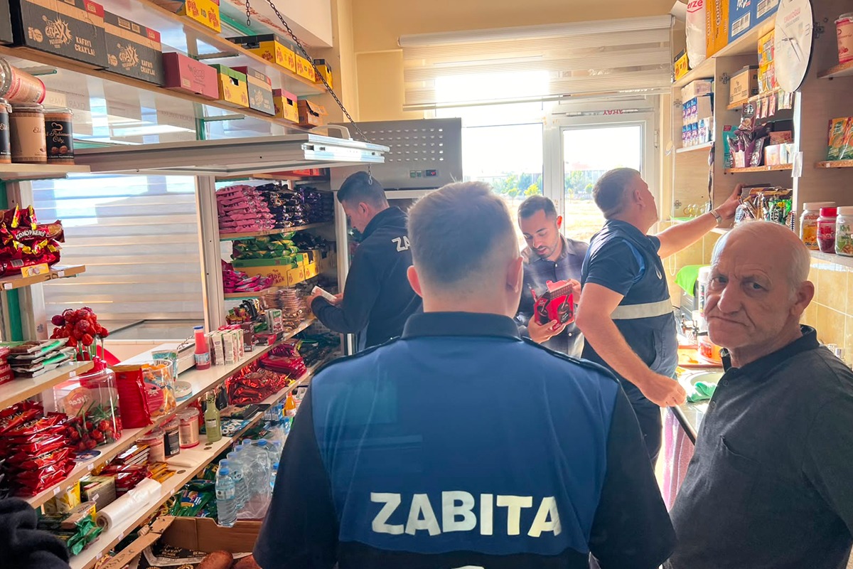 ŞUHUT’TA OKUL KANTİNLERİNDE ZABITA DENETİMİ