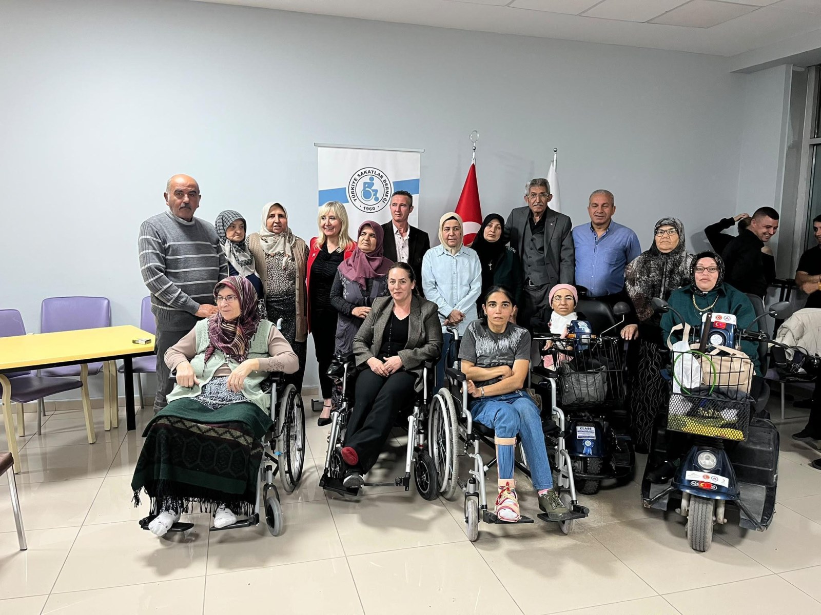 AFSÜ’DEN FİZİK TEDAVİ HASTALARINA MORAL VE MOTİVASYON GECESİ