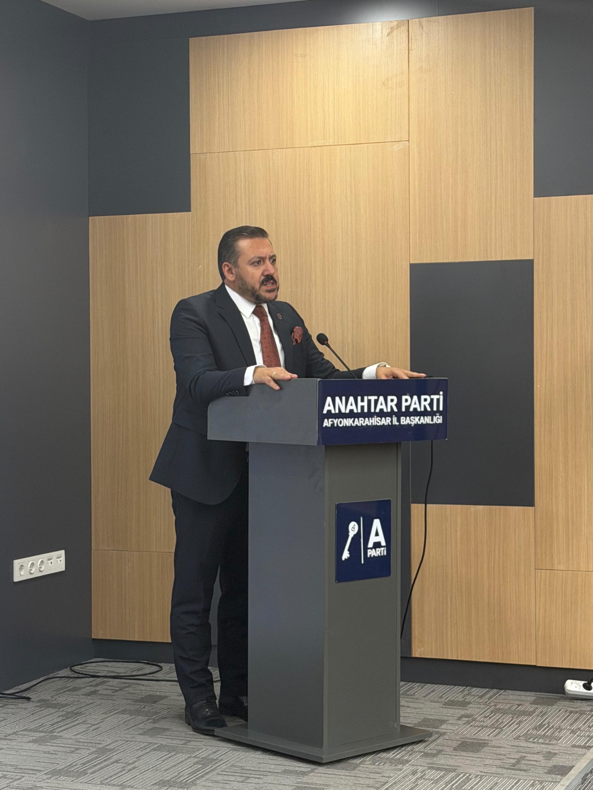 “ÇİFTÇİMİZİN YANINDAYIZ” DEMEK, TARLADAKİ GERÇEĞİ DEĞİŞTİRMEZ!