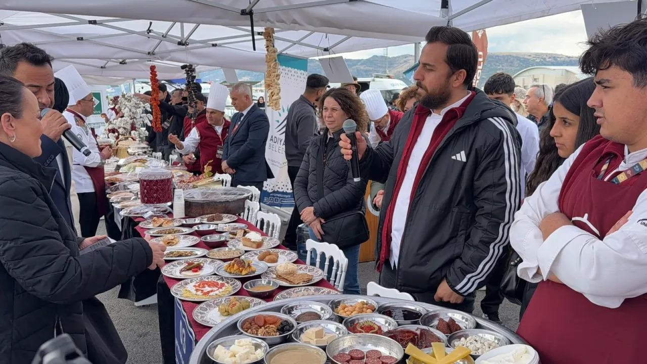 Dünyanın En Büyük Anadolu Sofrası Kuruldu
