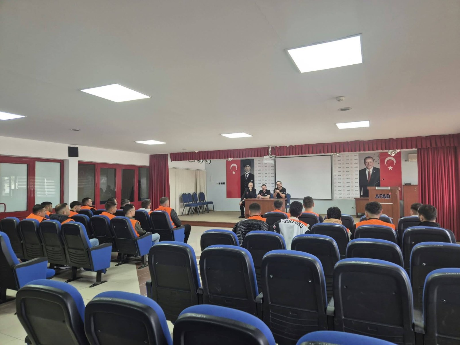 22 Yeni Arama Kurtarma Teknisyeni Göreve Başladı