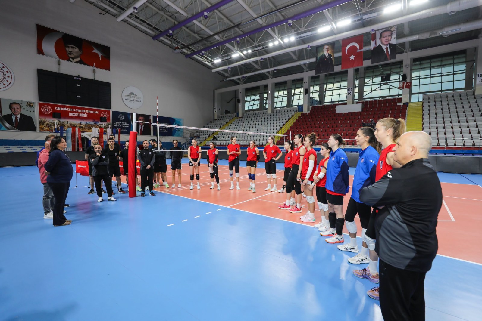 Başkan Köksal, Voleybolcularla Buluştu