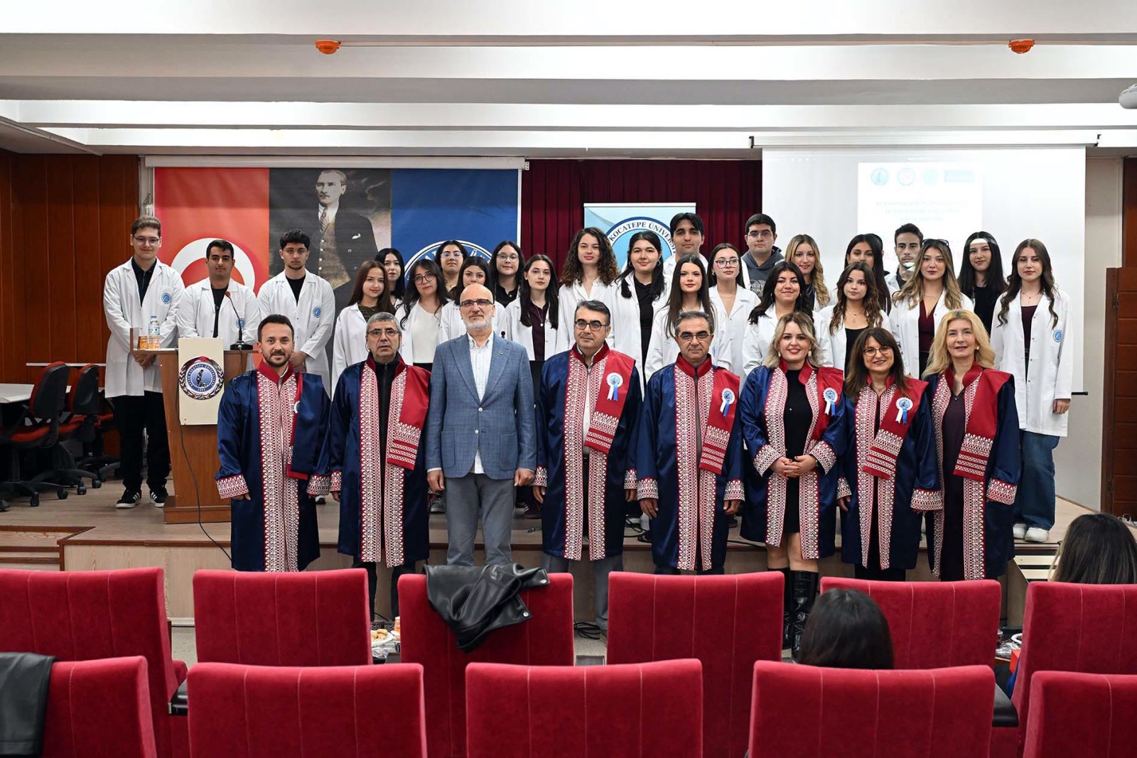 AKÜ Kimya Bölümünde “Beyaz Önlük Giyme Töreni” Düzenlendi