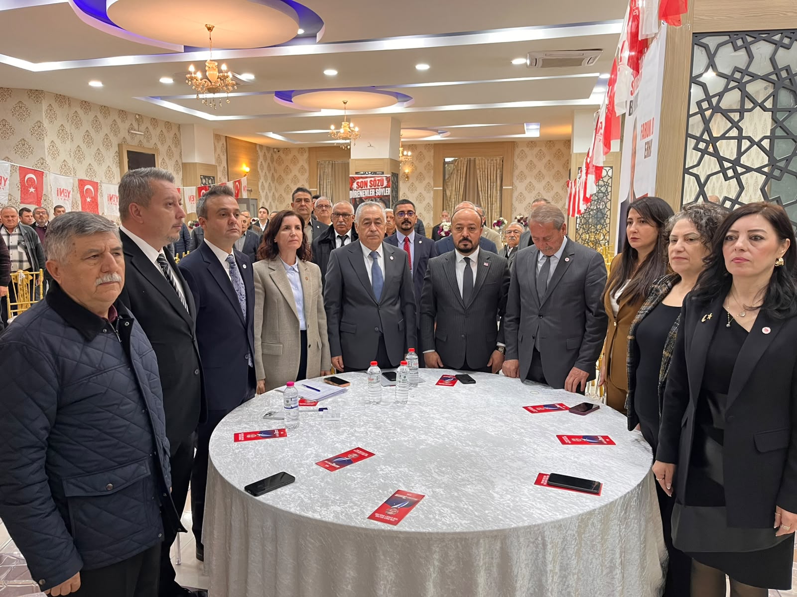 Yeni Parti'de Kongre Heyecanı