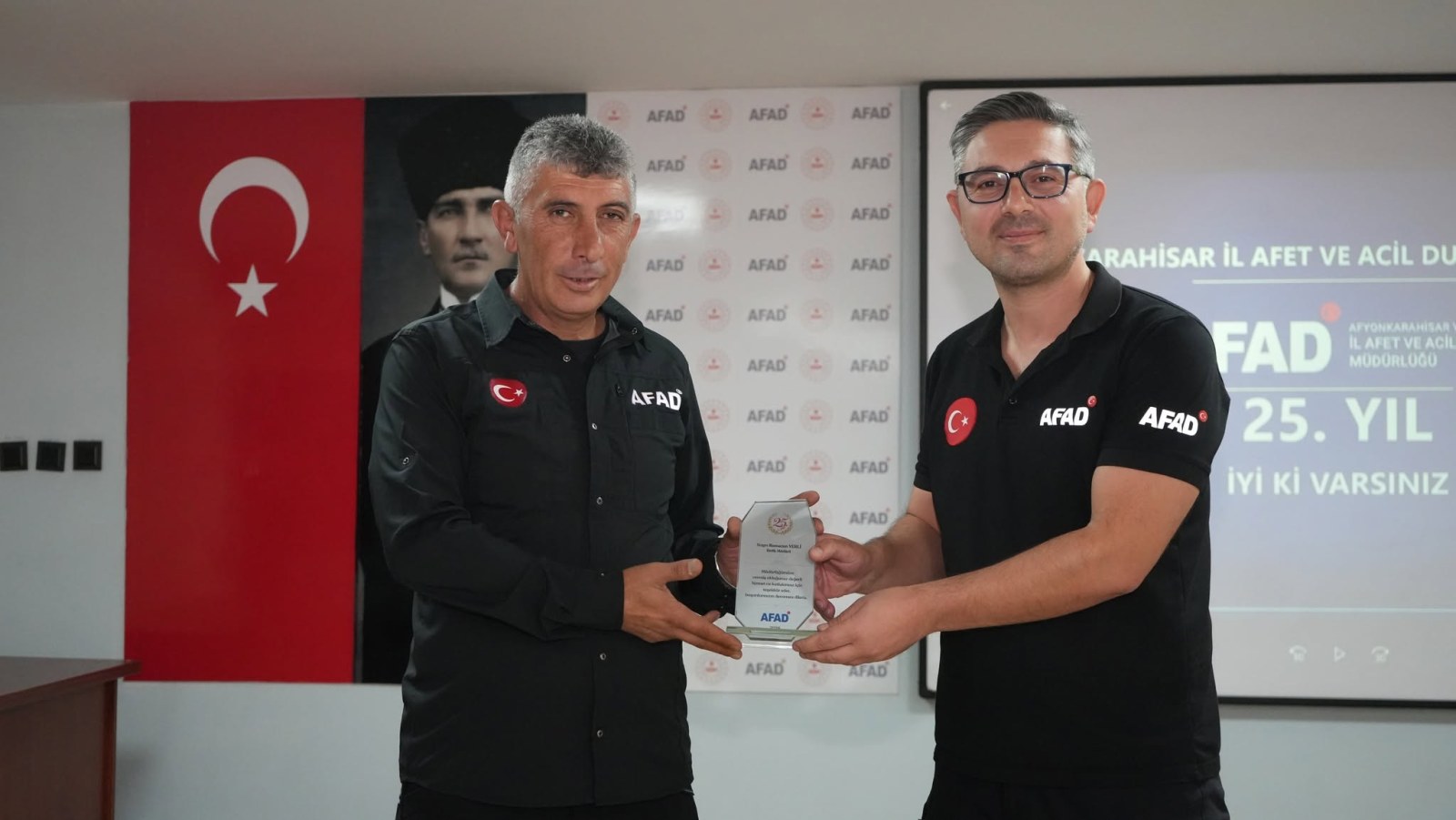 25 YILLIK EMEĞE VEFA