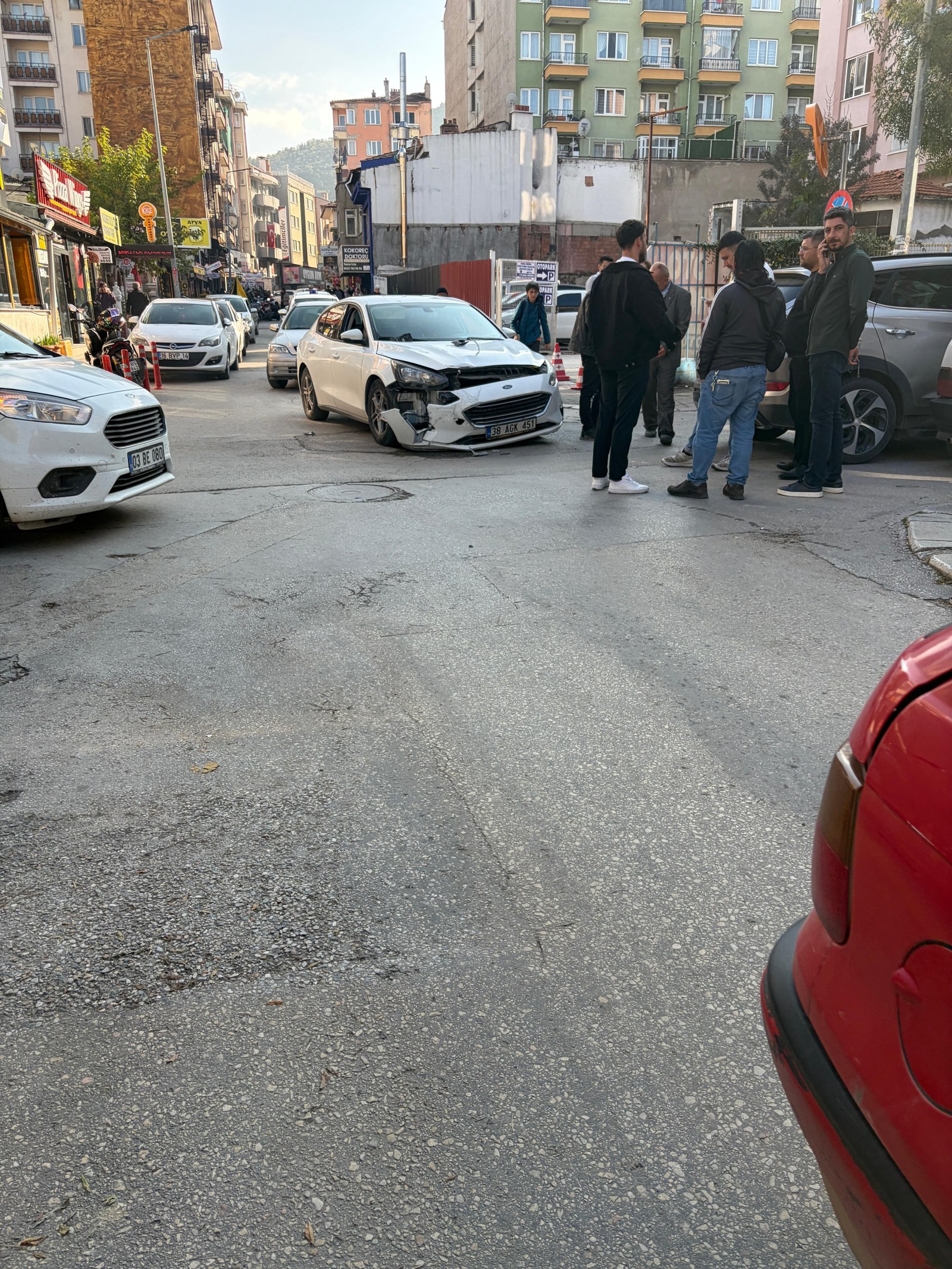 BİRDEN FAZLA ARAÇ KAZAYA KARIŞTI